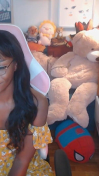 Ébano Trans Chica De Al Lado Vanniall Levanta Su Vestido De Verano Para Masturbar Su Gran Polla