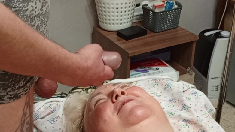 Zona901: Nachbarin bekommt einen schluck sperma, nachdem ich meinen schwanz gewichst...