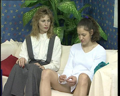 YOUR FIRST PORN: Meine Stiefmutter Erteilt Mir Lektion - Moje nevlastní matka mi dává...