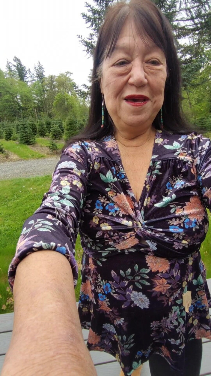 Zilah Luz: Peeing Outdoors on My Feet