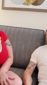 Goddessx lutscht und fickt heißen GILF Atlas XXX