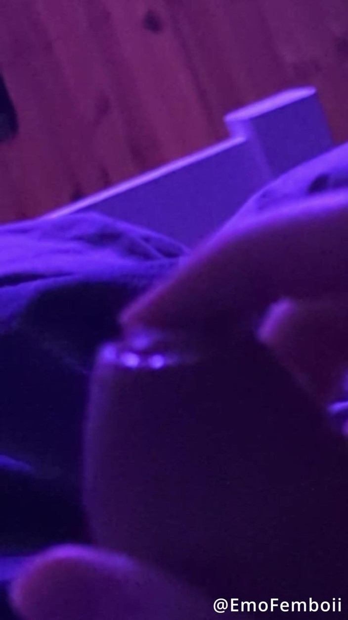 EmoFemboii: Cum Fountain k Edging