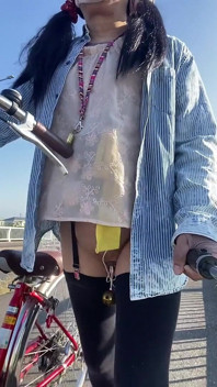 No220 朝のサイクリングでタックおまんこにローターセット