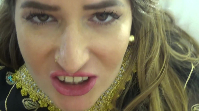 Amateur Homemade Porn: Scopo la mia sexy sorellastra araba carina quando i genitori...