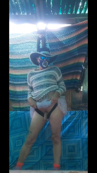 Lizzaali: Bir kış gününde dışarıda yün jumperımla babamı azdırıyor ve siyah...