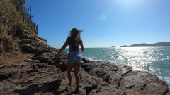 Candy Debby: 4K版《在海滩上撒尿》