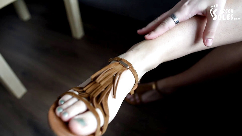 Czech Soles - foot fetish content: Sol lembut Ivet pada pemotretan pertama