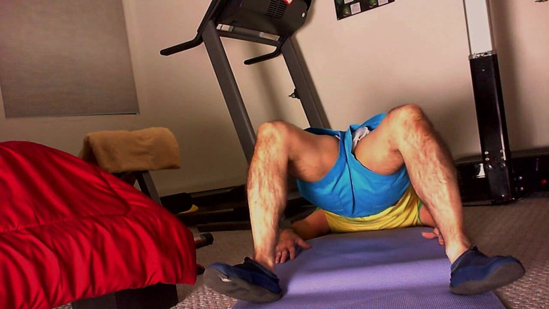 Close Encounter Films: Webcam leg stretches