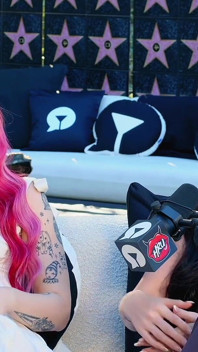 Bisnis Camming: Kehidupan di Rumah Kreator Hollywood Stripchat