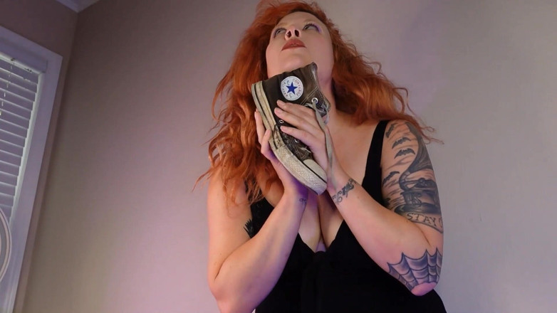 Deanna deadly: POV ถูกจับได้ตอนดมรองเท้าผ้าใบเหม็นๆ - ถูกทำให้ขายหน้าแล้วบังคับให้รูด
