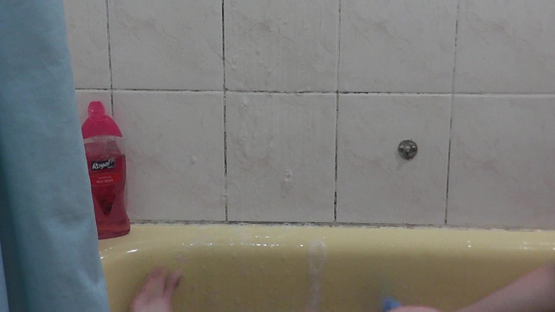 Assol: Busa sabun di payudara, puting, memek, pantat, tangan, kaki. Assol...