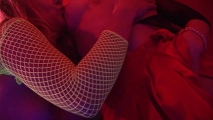 Lesbian Illusion: lesbiyan achaanak tivr maja