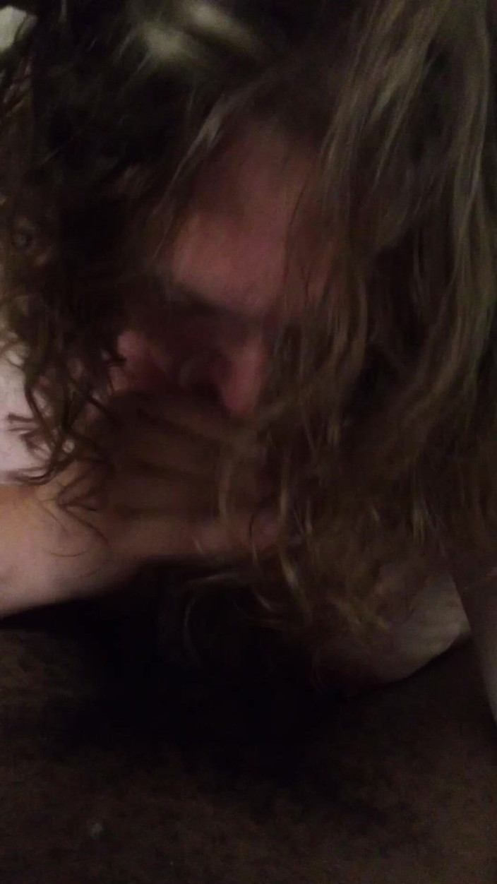 Kat G: Bbw tranny bú cu bbc ướt ẫm