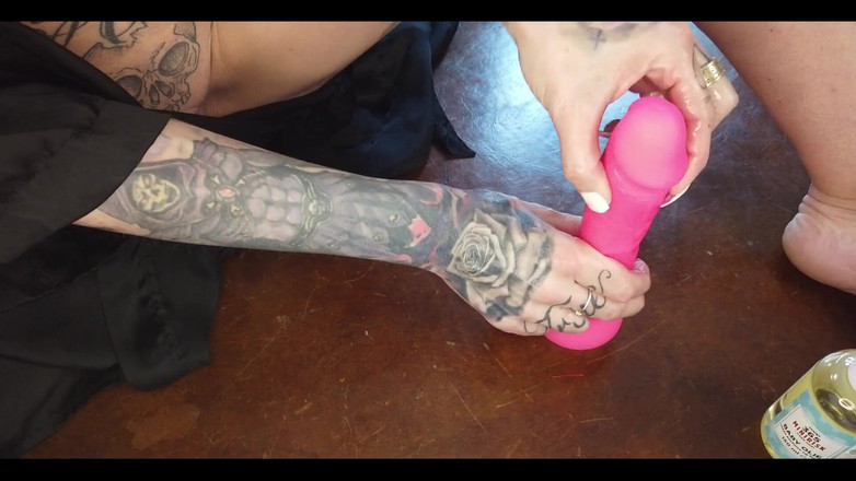 Skully inkson: Aftrekken met een dildo