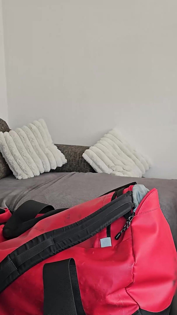 Texas Patti: O corretor de imóveis. A visita ao apartamento sai do...