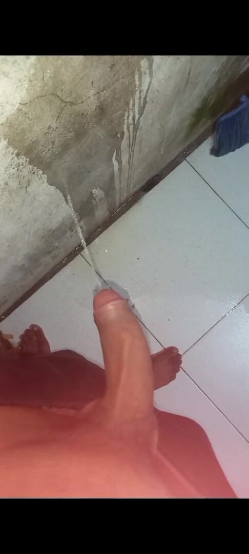 Young Latino: Молодая одинокая латина