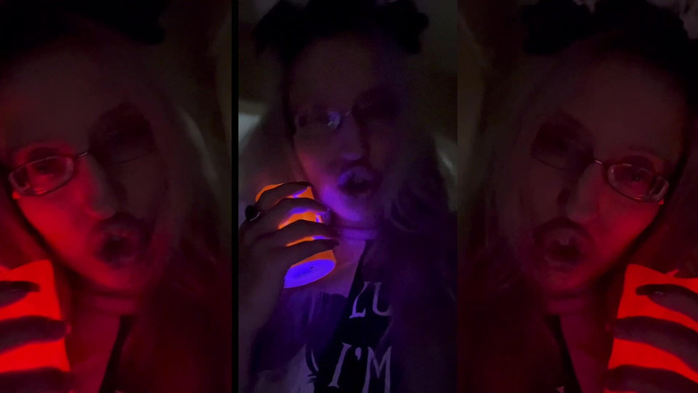FinDom Goaldigger: Sissy nechodí na záchod. Sissy chcaní v kalhotkách.