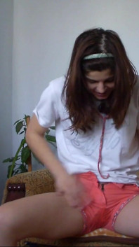 Sexy Teen Weting Her Short Pants and Empty Her Full Bladder