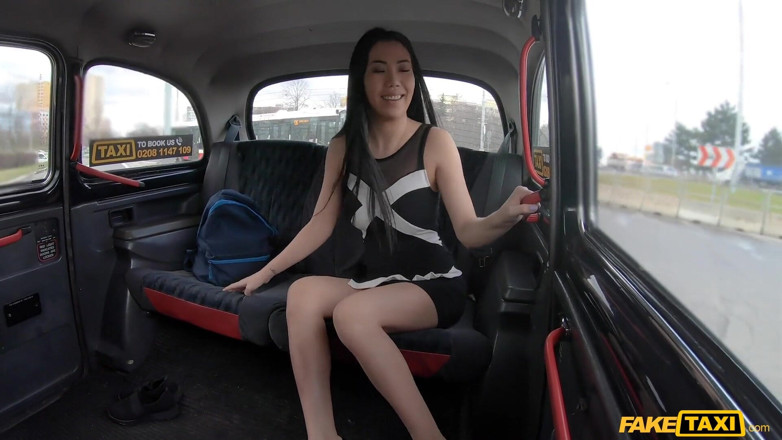 Fake Taxi: Fake taxi - las piernas de la asiática Alina Crystall que...