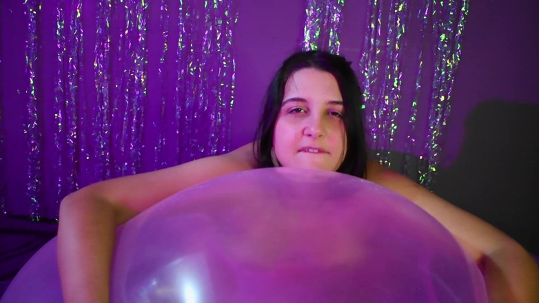 Bunny Looner: Ride and Try to Pop My Wubble Ball Naked - Round 2 -...