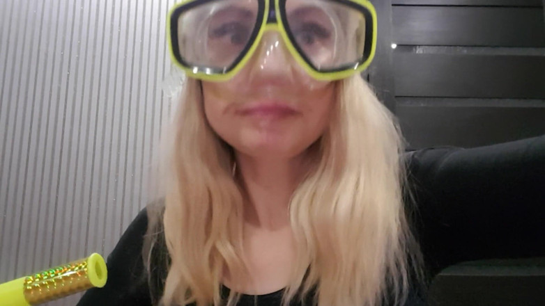 LarisaCum: Maschera e snorkeling! Lo succhia in profondità