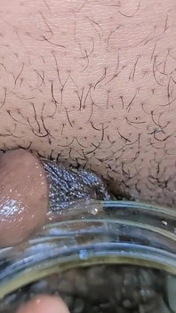 Micro piccola compilation di pisciate del pene in limp