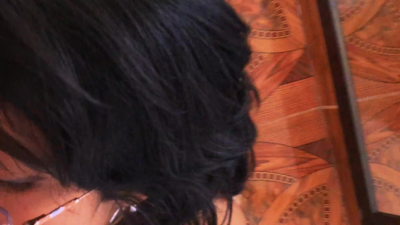 Ellie pink: Татуйована красуня-тінка дуже любить смоктати мій член після уроку