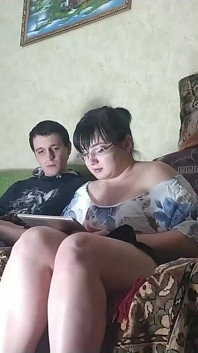 Meine stiefschwester beim hentai-beobachten gefickt
