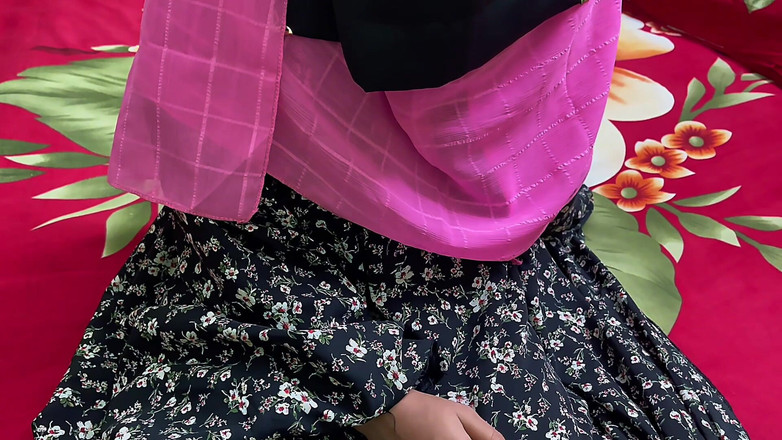 Riya Chowdhury: Mon propriétaire m’offre de baiser avec lui