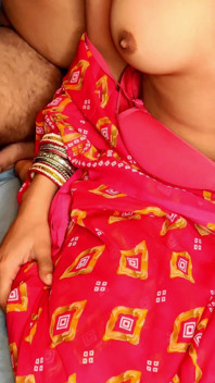 Desi Hot Aunty Sharing Her Uncontrolled Feelings to Friend Hindi