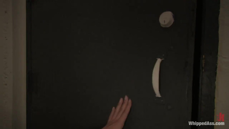 Whipped Ass by Kink: Pelacur