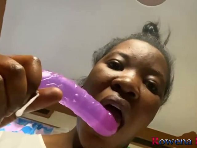 Purple Snake Provokes Squirt (Rowena Royale)