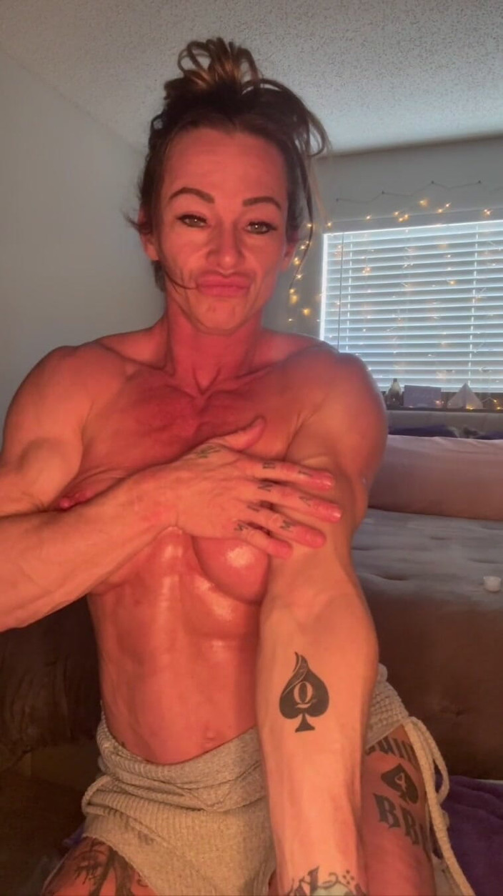 Simone Steele: Svalnatá máma Flex