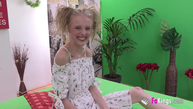 Trans FAKings: 我朋友被操了。与跨性别者达尔米塔·卡斯特拉诺斯和青少年安吉丽卡·克里斯塔尔的极端假扮