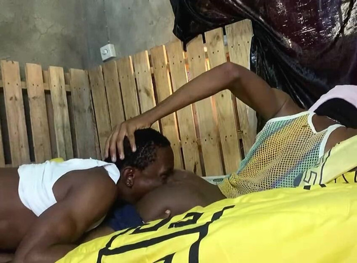 Stilesbhalifa1: Đại Học Chàng Trai Chết Tiệt Trong Nhà (màn Dạo Đầu)