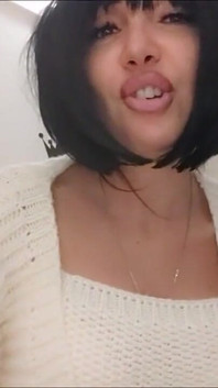 Sahibe ateşli ve seksi ama edepsiz konuşan