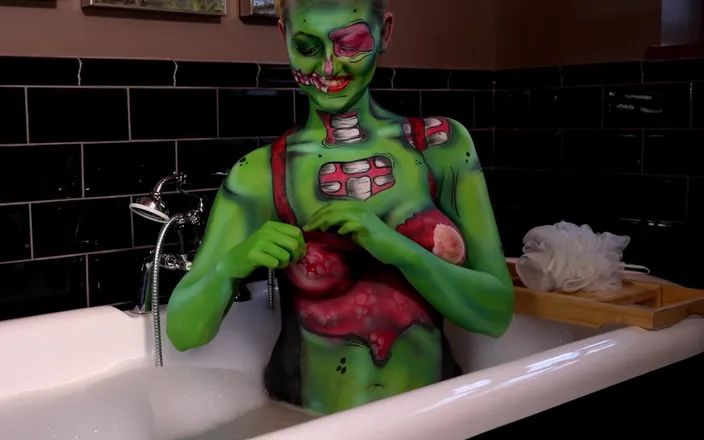 Em Yang: Zombie Bodypaint Bath Wash off