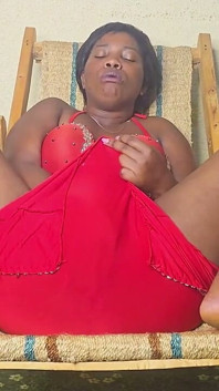 Cewek afrika yang lagi sayang pengen di-fingering sama pasangannya