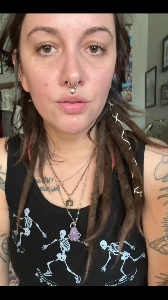 Chery Trees: 너와 침을 흘리며 연기를 내뿜어