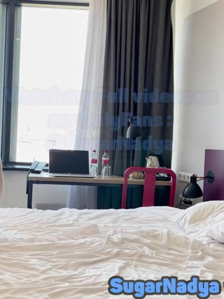 SugarNadya: Người đẹp Nga SugarNadya nhìn thấy trong phòng tắm và sau đó...