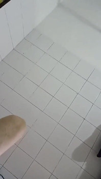Ich betrüge meine freundin mit dieser göttlichen 18-jährigen brünette