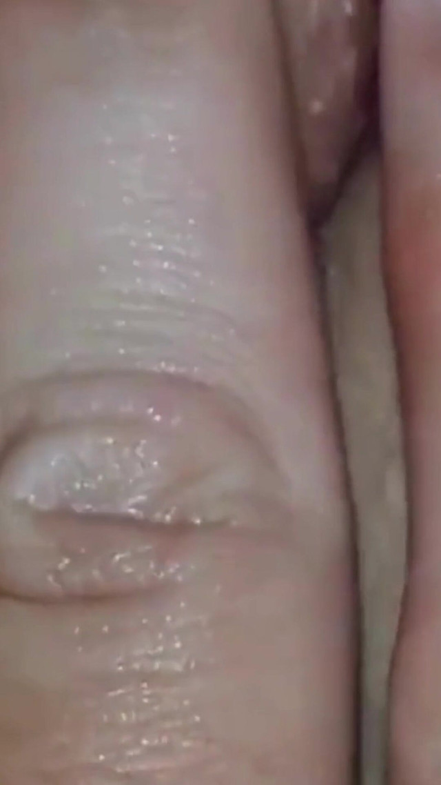 He Likes to Touch My Wet Pussy (Amateur couple porns) He Likes to Touch My Wet Pussy (Amateur couple porns)