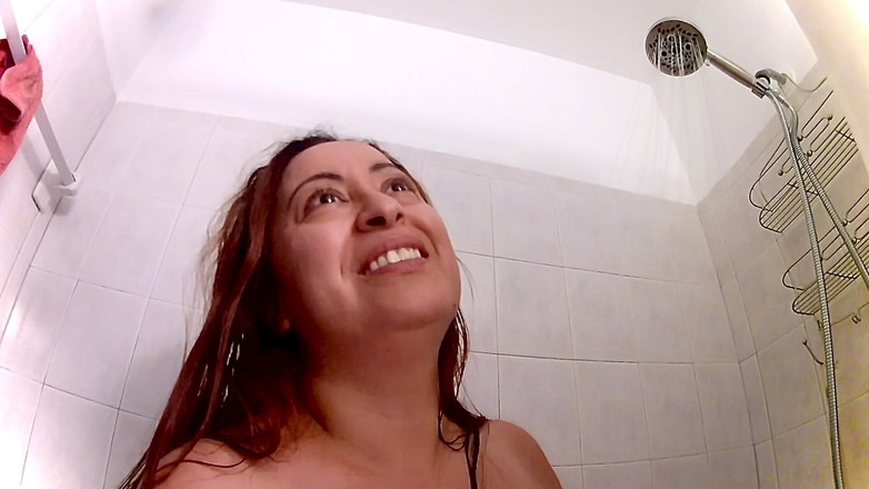 VeeVee Vixen: Čas na sprchu s Veevee