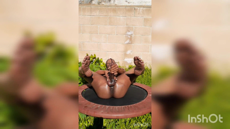 Batbunz: My Backyard Cumshots Compilations