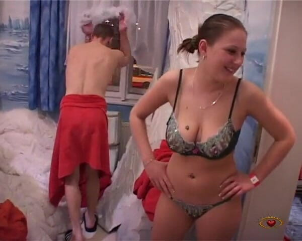 Big Sister: Jeunes échangistes pulpeux