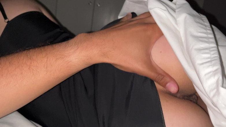 Levi Solen: Xuất tinh vào cặp mông to của chị kế nóng...