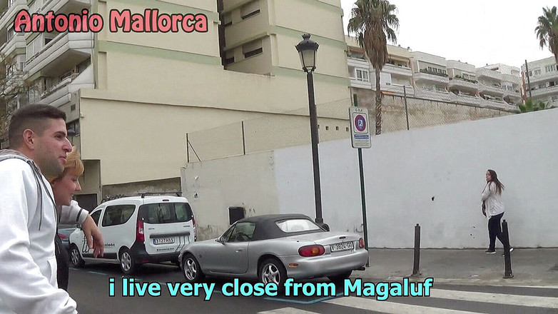 Antonio Mallorca: Ein heißes spanisches mädchen nach dem training küssen