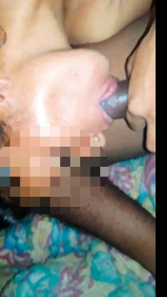 Desi dose700: Pacar desaku nyepong kontolku dan aku jilat memekku dengan 69 postion