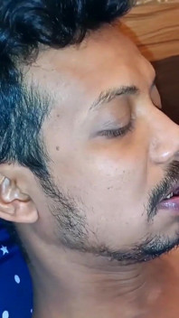 Milky house fru gör hardcore sex med en fläkt mistry medan han fixade fläkten