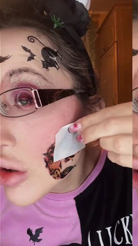 Sissy, ik laat je mijn bril en lippen likken terwijl ik je geld uit geef